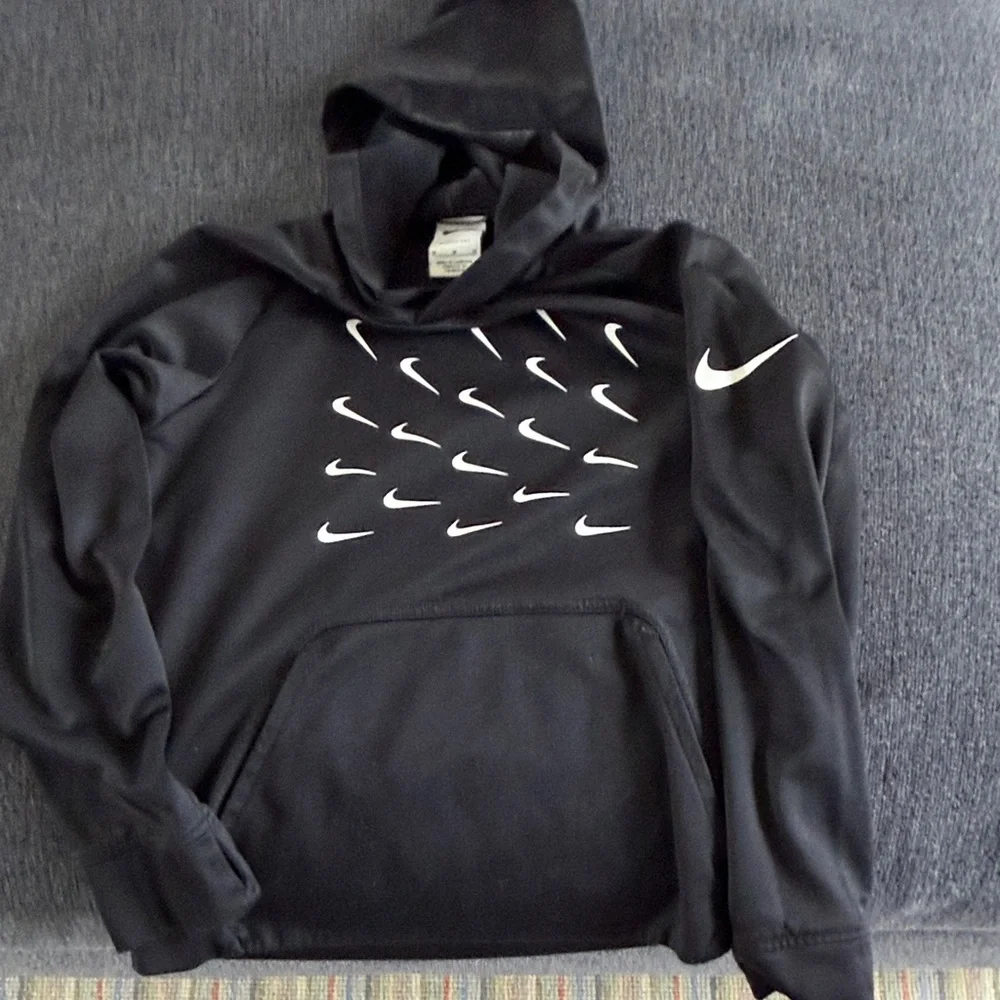 Nike Men's Black Hoodie with White Swooshes - Picture 4 of 4